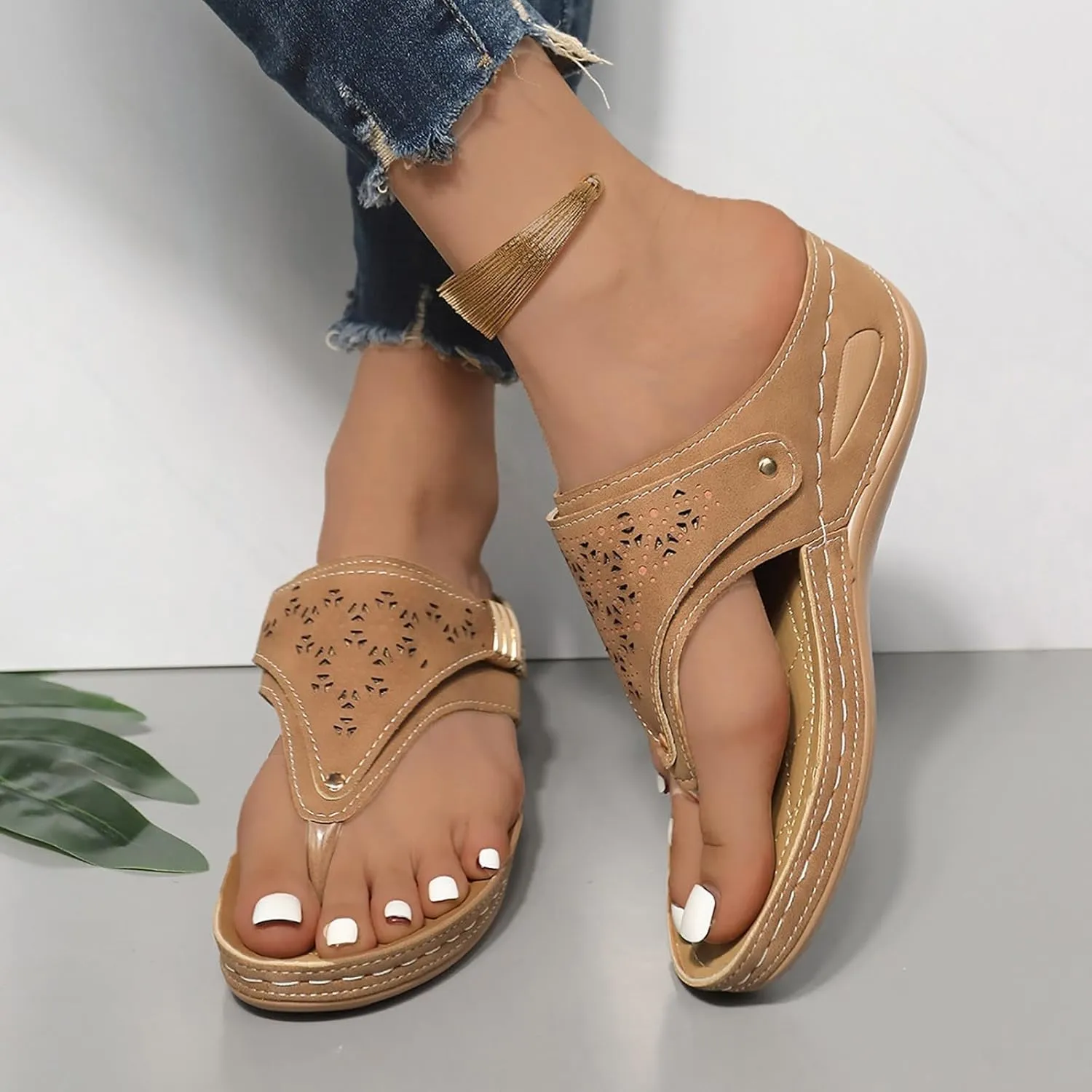 Breathable Mesh Sports Sandals for Women, Women Dressy Comfortable Orthopedic Sandals with Arch Support Slip On Thong Sandal Casual Hollow Out Slide Sandal Summer Shoes