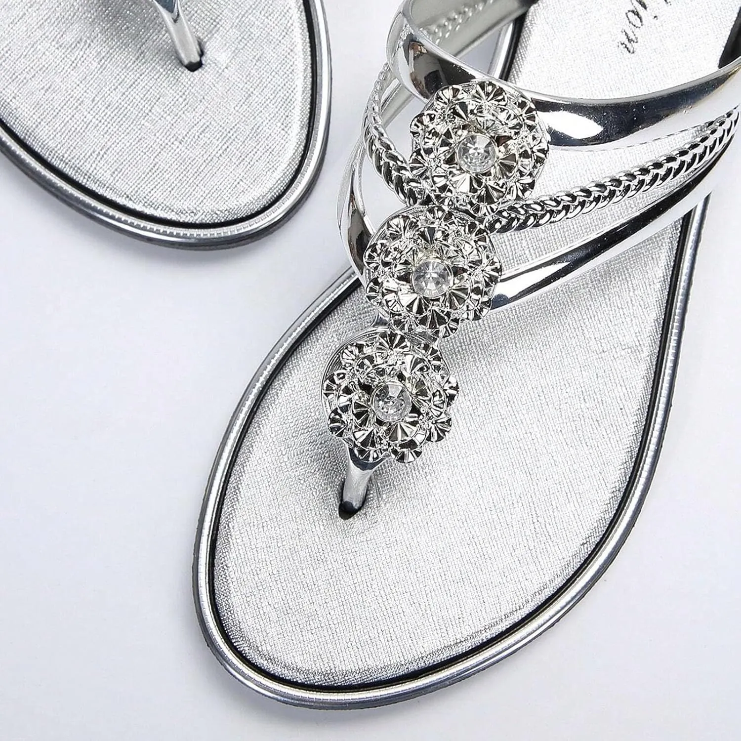 Flip Flops for Women Beach Bohemian Rhinestone Flower Beaded Sandals Open Toe Casual 2025 Summer Vacation Shoes