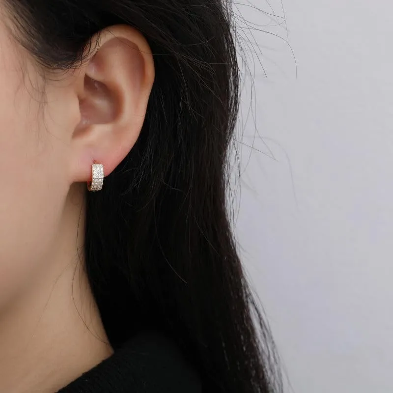NEW fashion minimalist earrings 925 sterling silver diamond hoop earrings gold plated small zirconia huggie earrings for women (silver)