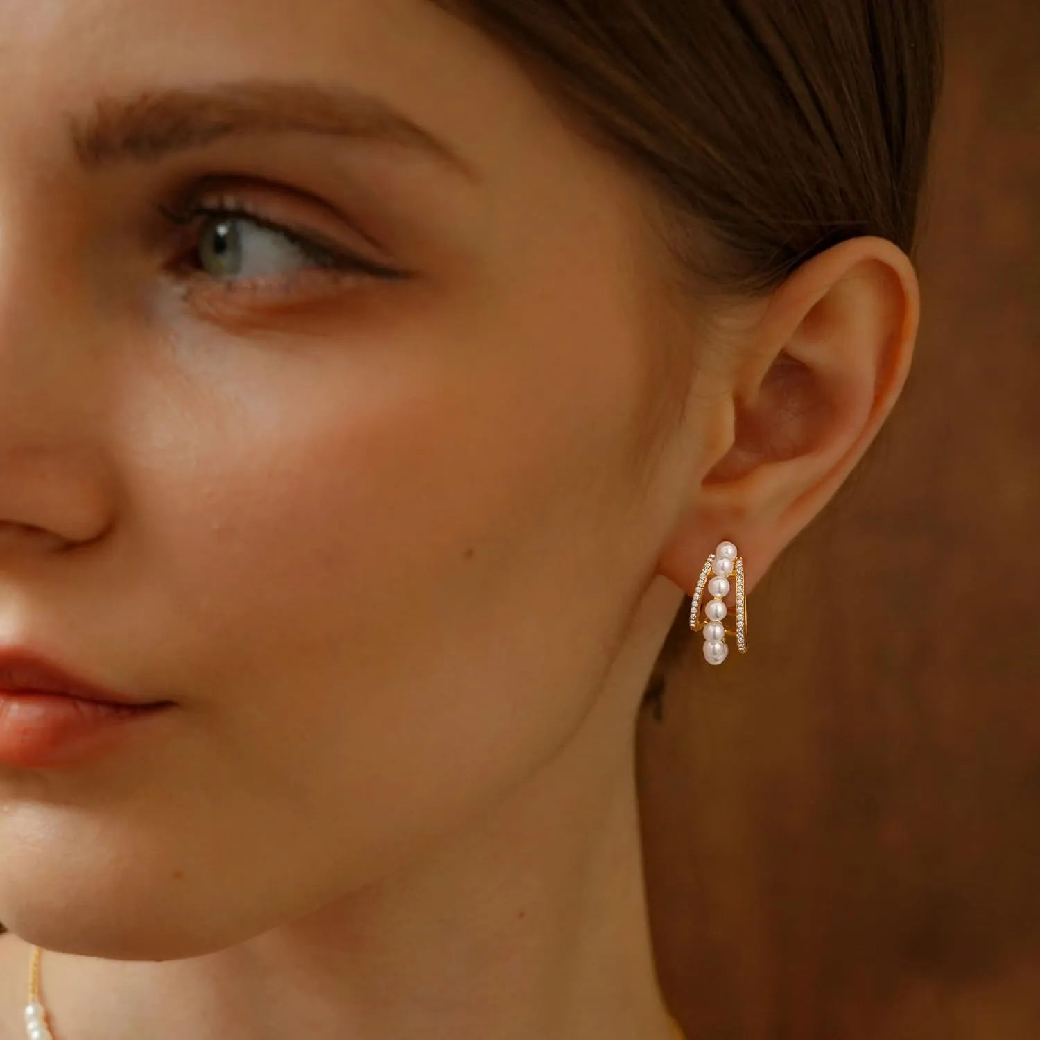 Pearl Earrings for Women, Gold Hoop Earrings for Women Trendy 14K Gold Pearl Huggie Earrings Dangle Drop Studs Dainty Hypoallergenic Hoop Earrings Jewelry Gifts for Women